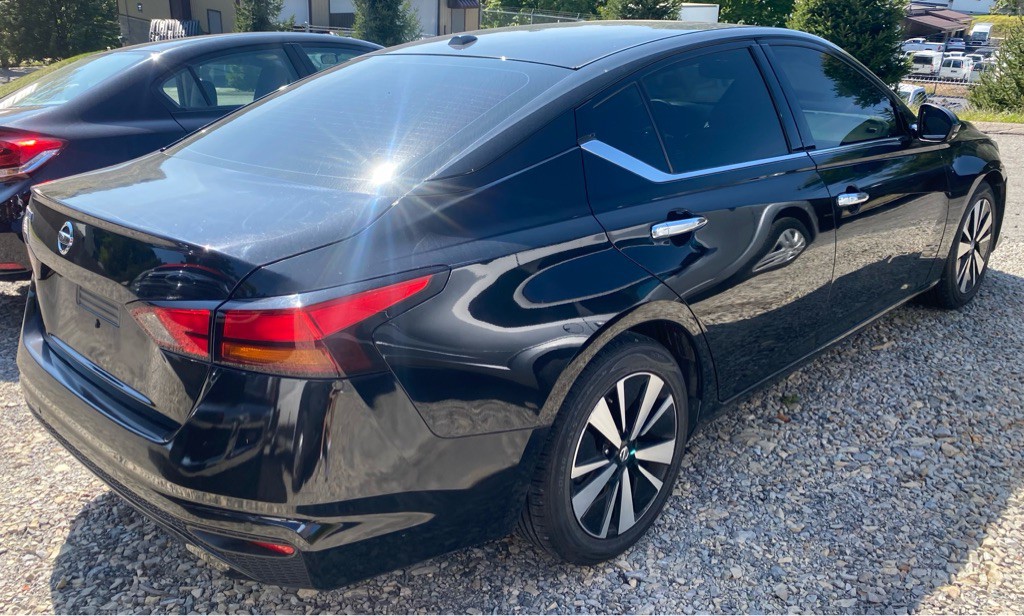 2019 Nissan Altima Image 2