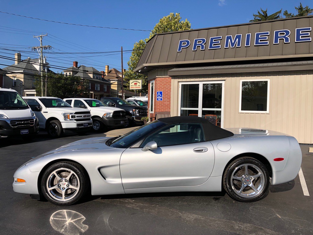 2000 Chevrolet Corvette Image 2