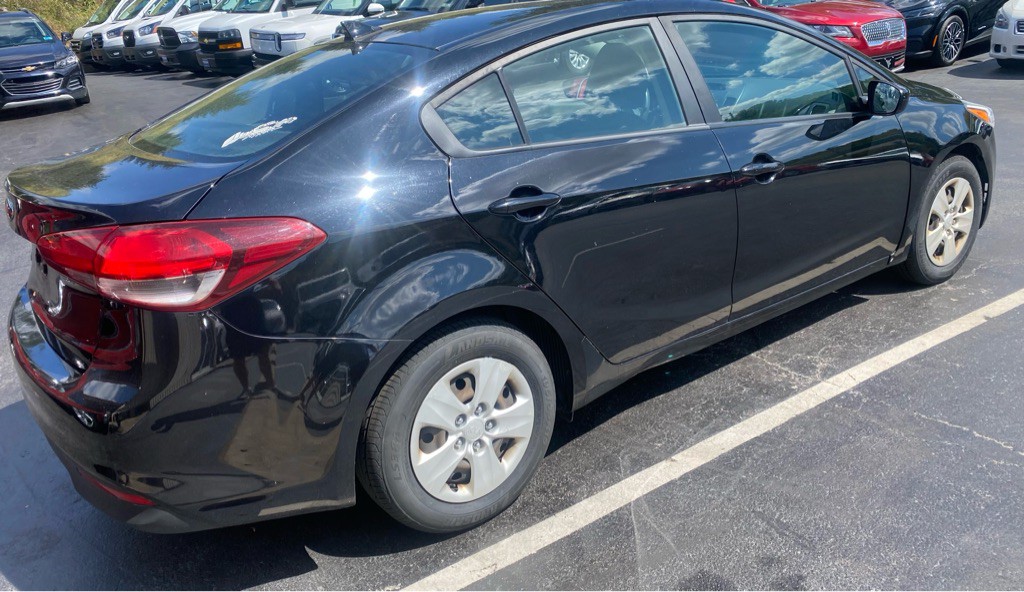 2017 Kia Forte Image 2