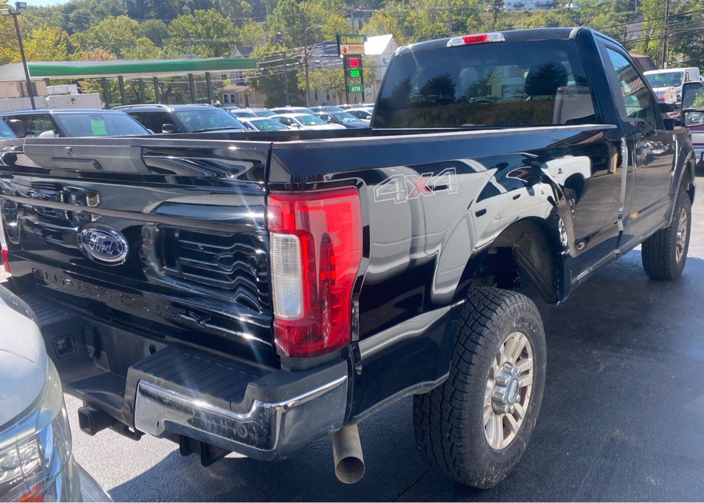 2017 Ford F-350 Image 2