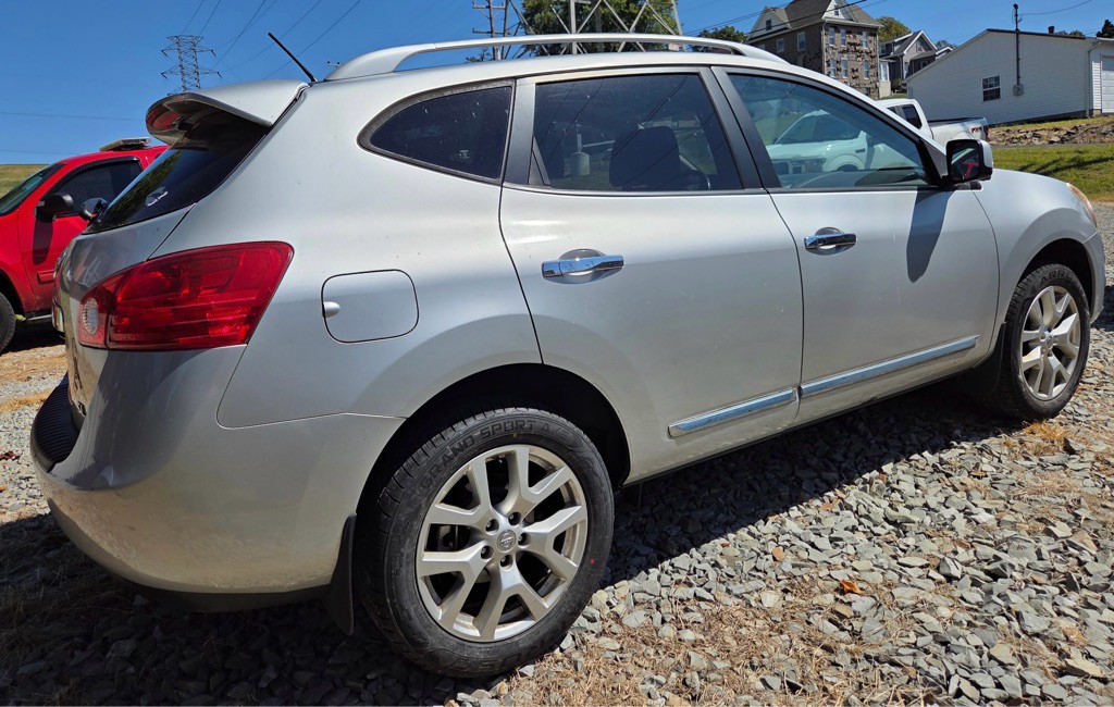 2013 Nissan Rogue Image 2