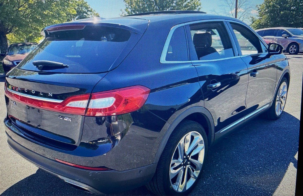2016 Lincoln MKX Image 2