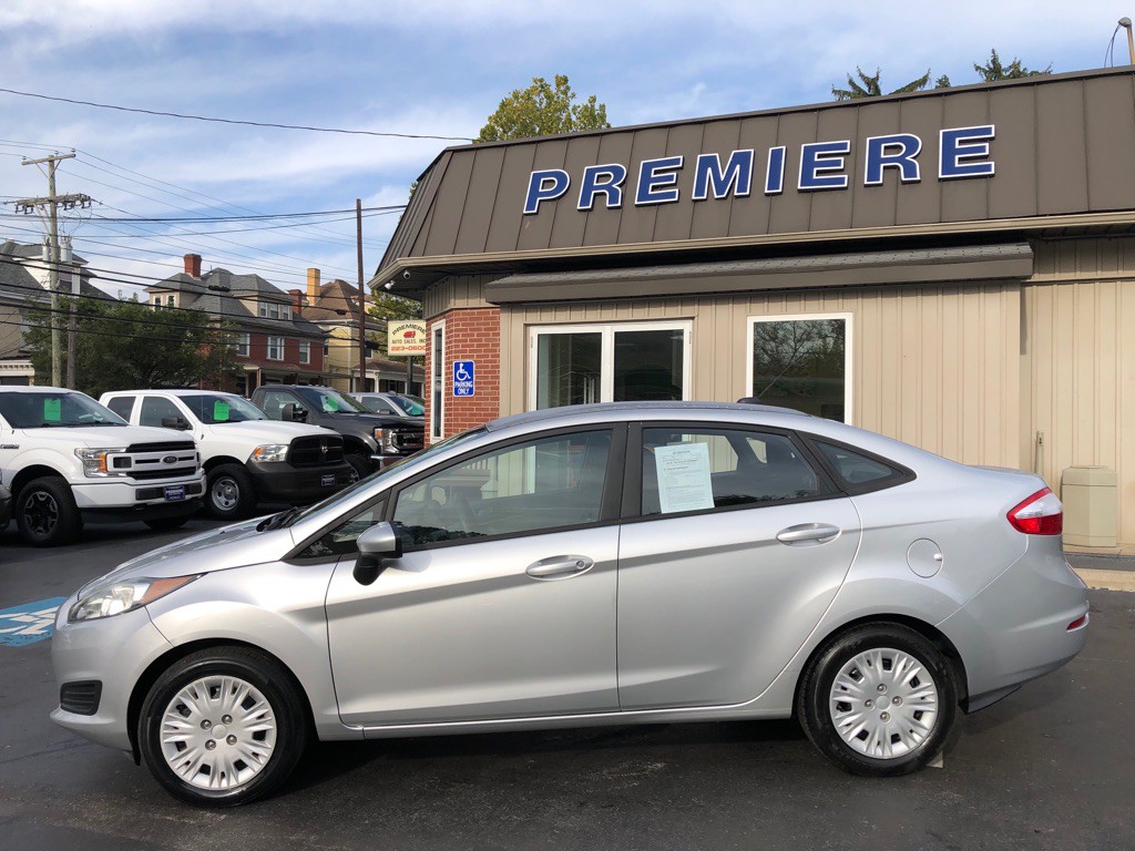 2015 Ford Fiesta Image 2