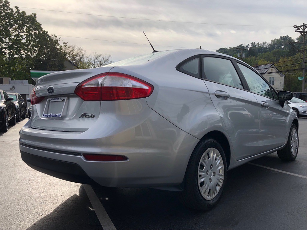 2015 Ford Fiesta Image 5
