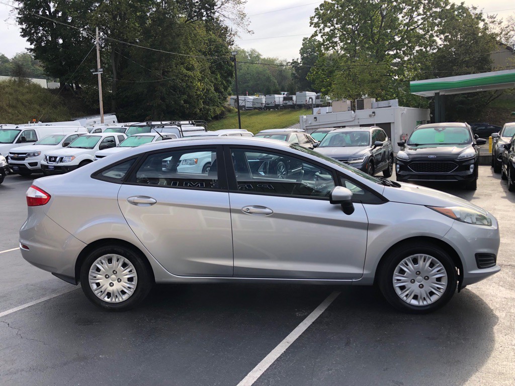 2015 Ford Fiesta Image 6