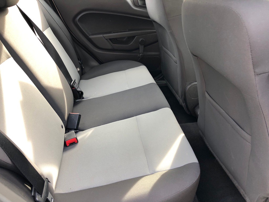 2015 Ford Fiesta Image 21