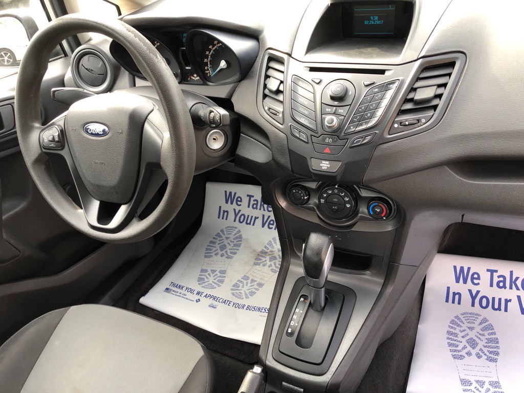 2015 Ford Fiesta Image 23