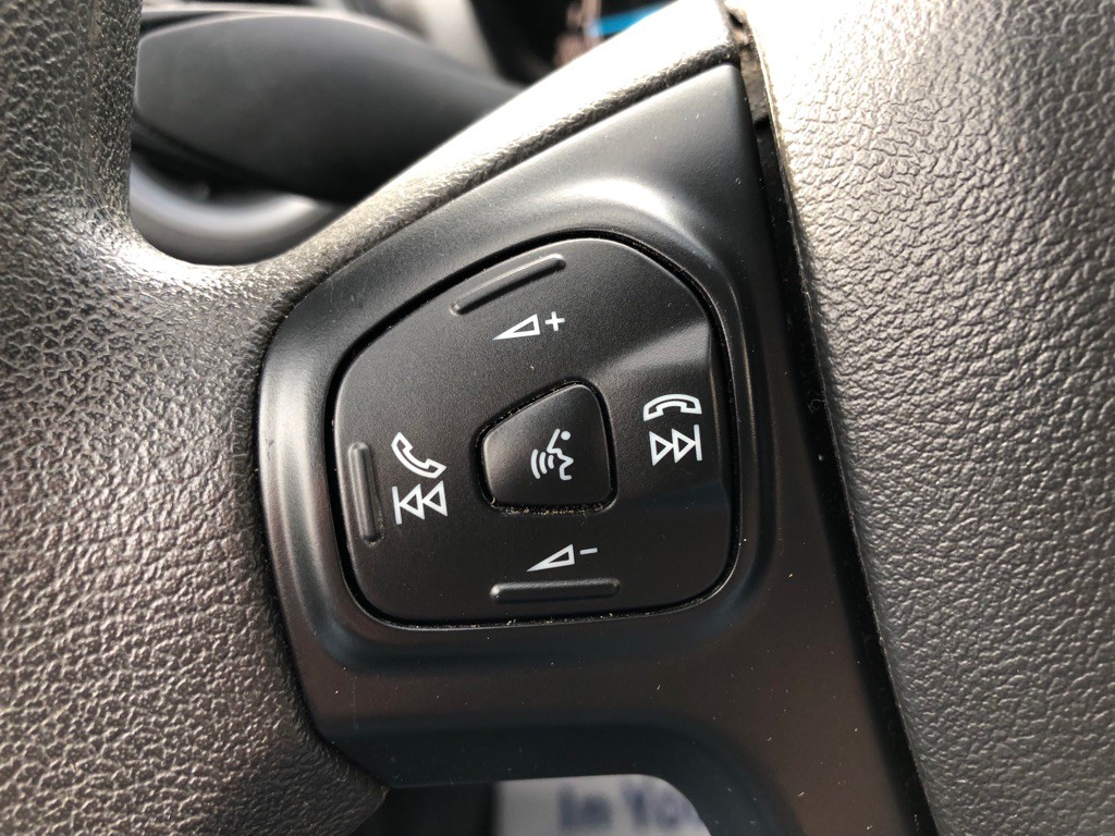 2015 Ford Fiesta Image 28