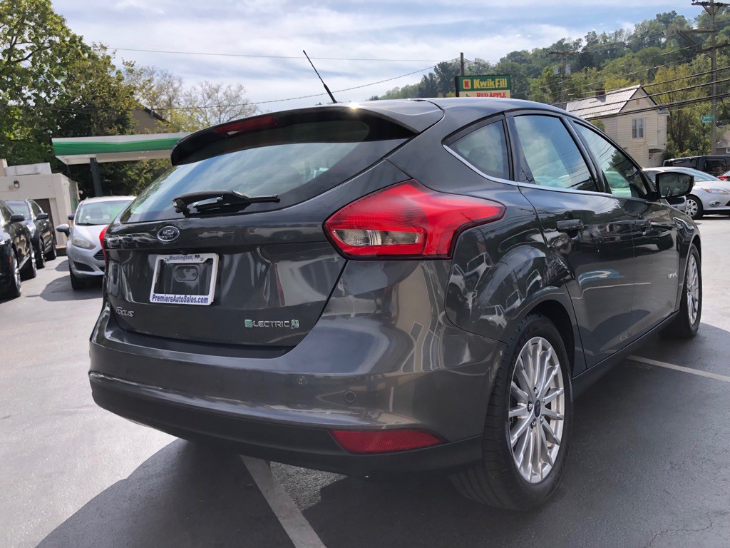 2016 Ford Focus Image 5