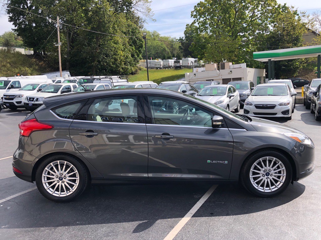 2016 Ford Focus Image 6
