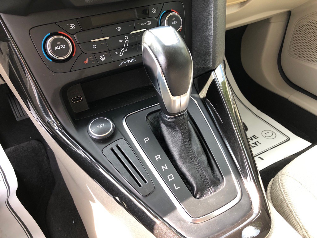 2016 Ford Focus Image 27