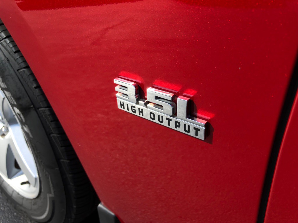 2010 Dodge Charger Image 17