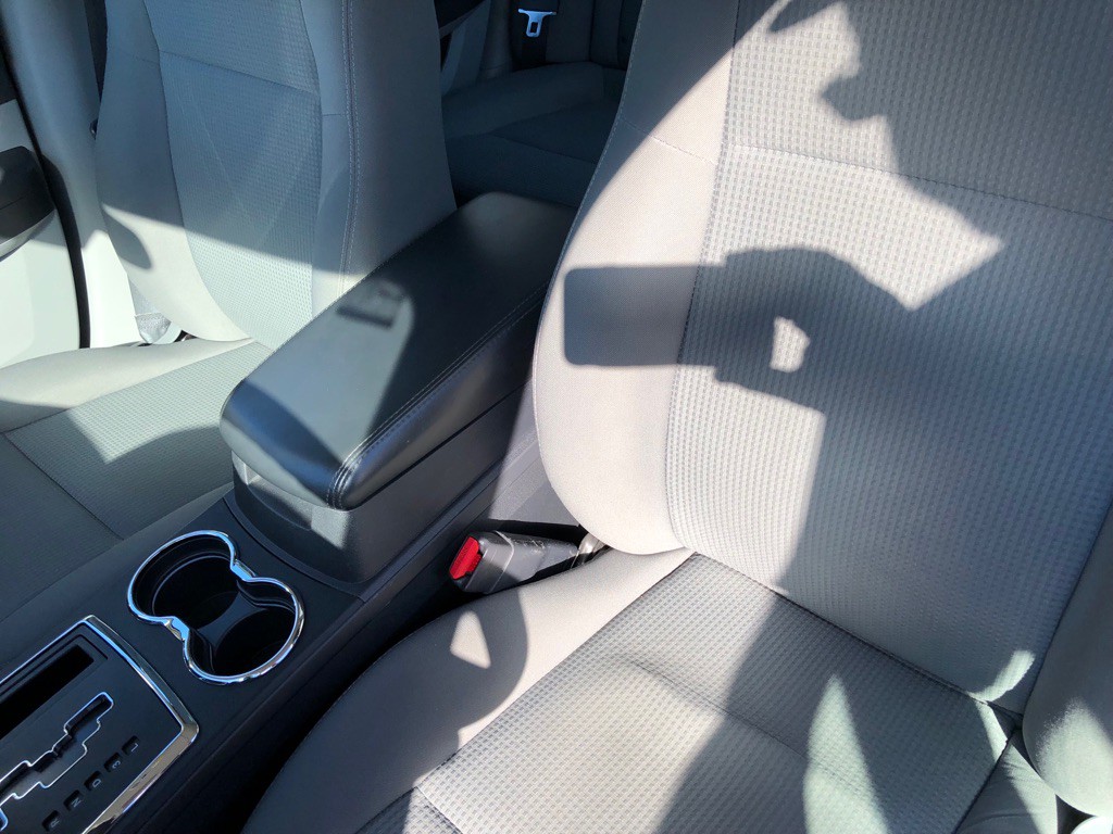 2010 Dodge Charger Image 21