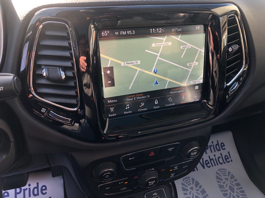 2017 Jeep Compass Image 28
