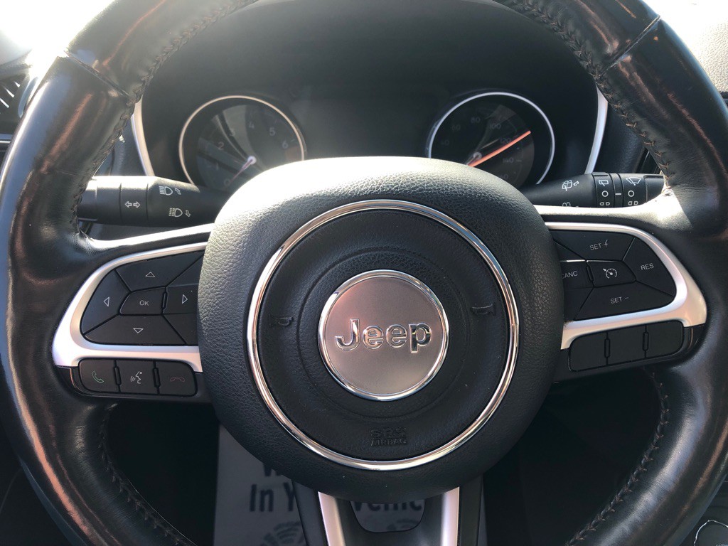 2017 Jeep Compass Image 32