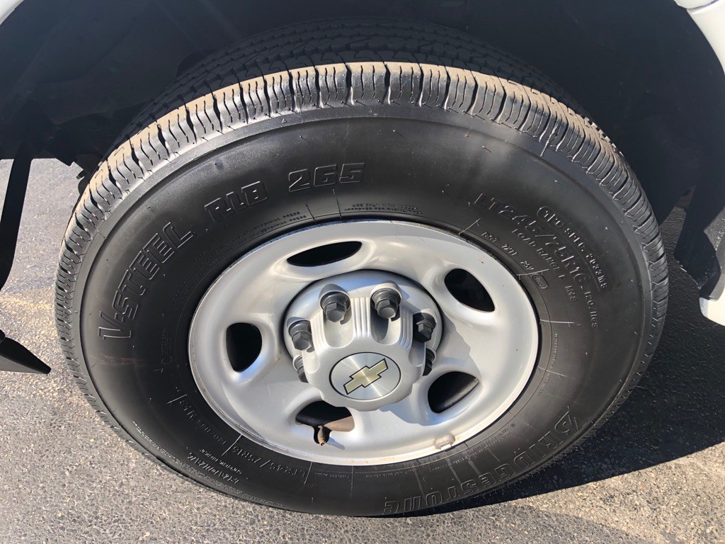 2021 Chevrolet Express Image 10