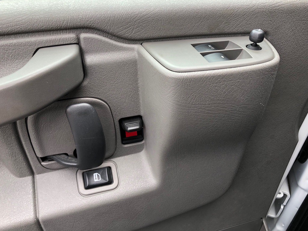 2021 Chevrolet Express Image 16