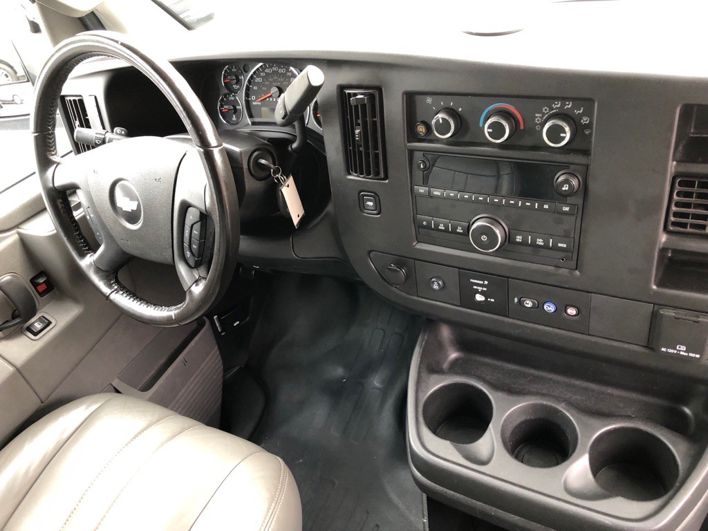 2021 Chevrolet Express Image 24