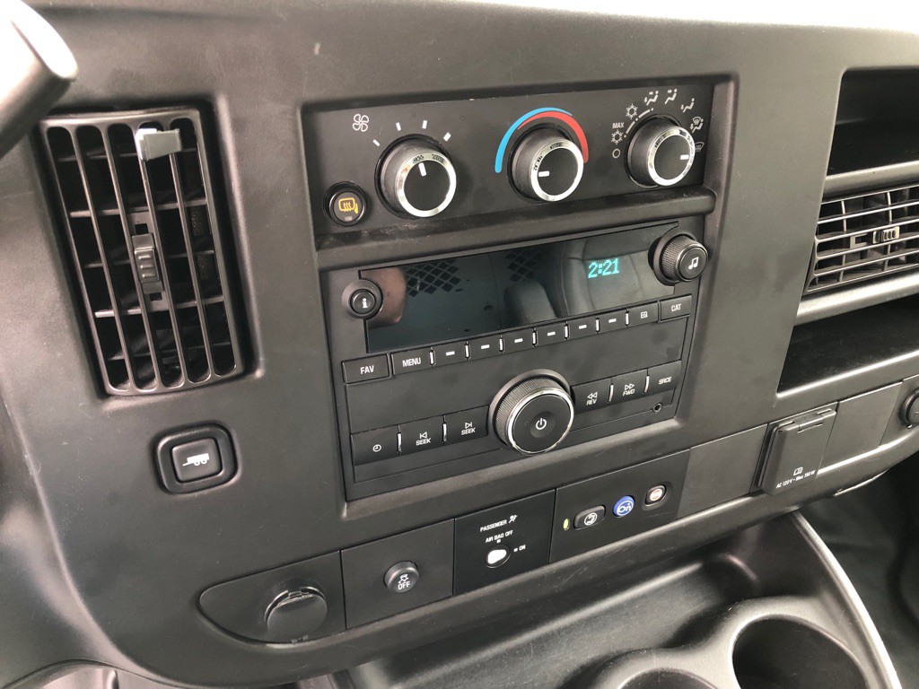 2021 Chevrolet Express Image 26