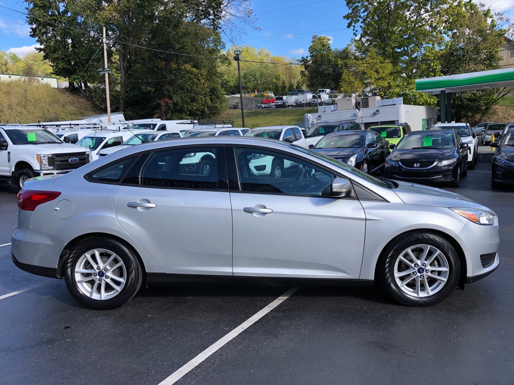 2016 Ford Focus Image 6