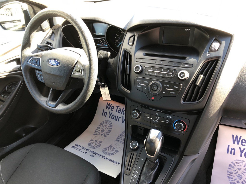 2016 Ford Focus Image 24