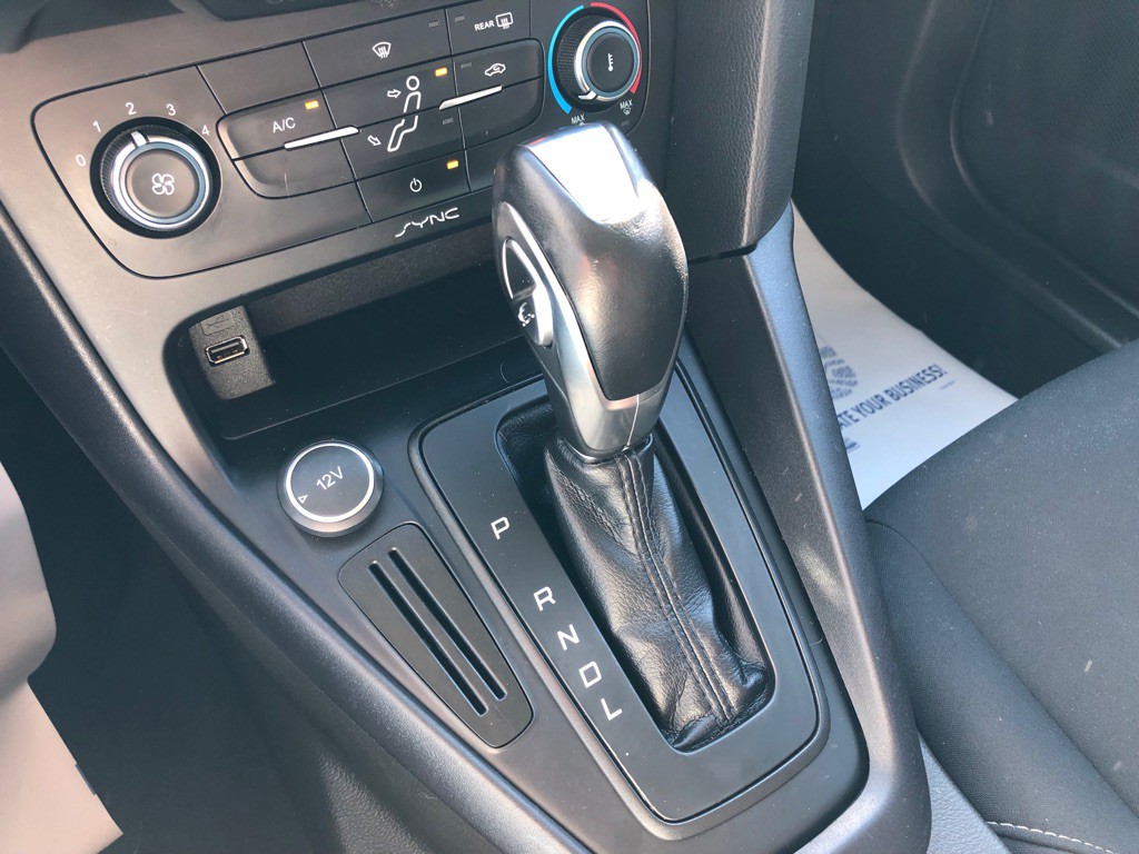 2016 Ford Focus Image 25