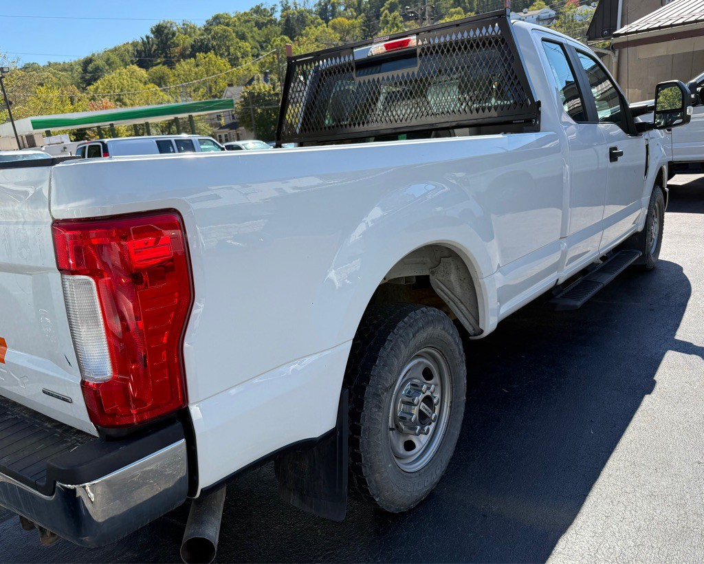 2017 Ford F-250 Image 2