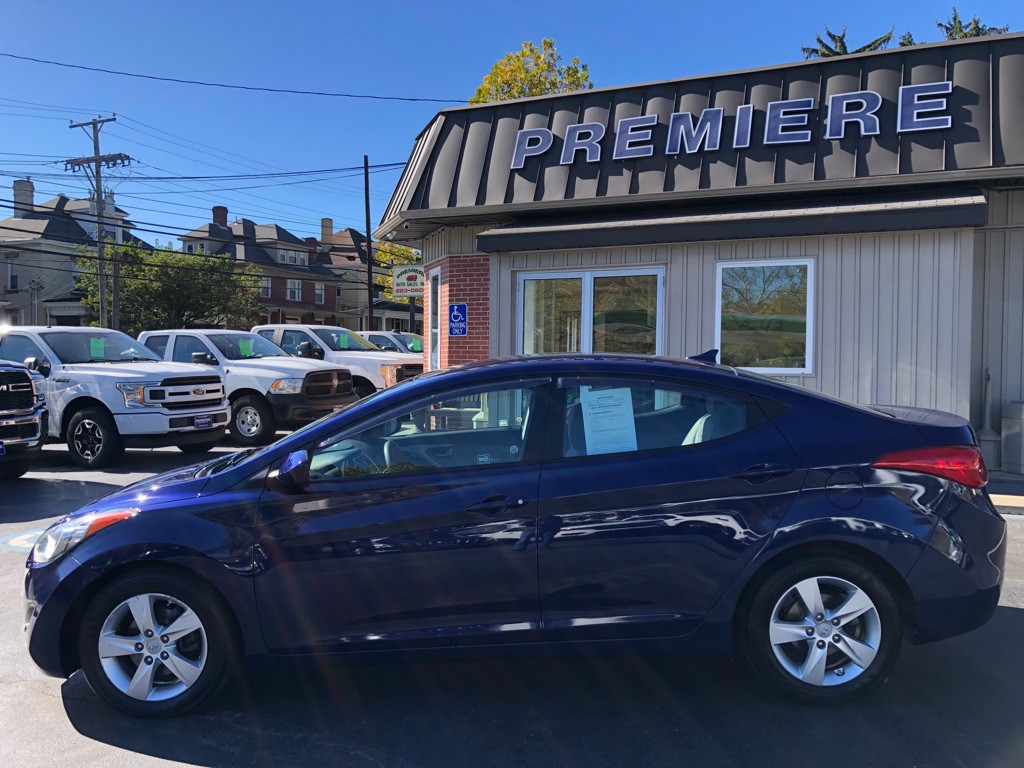 2011 Hyundai Elantra Image 2