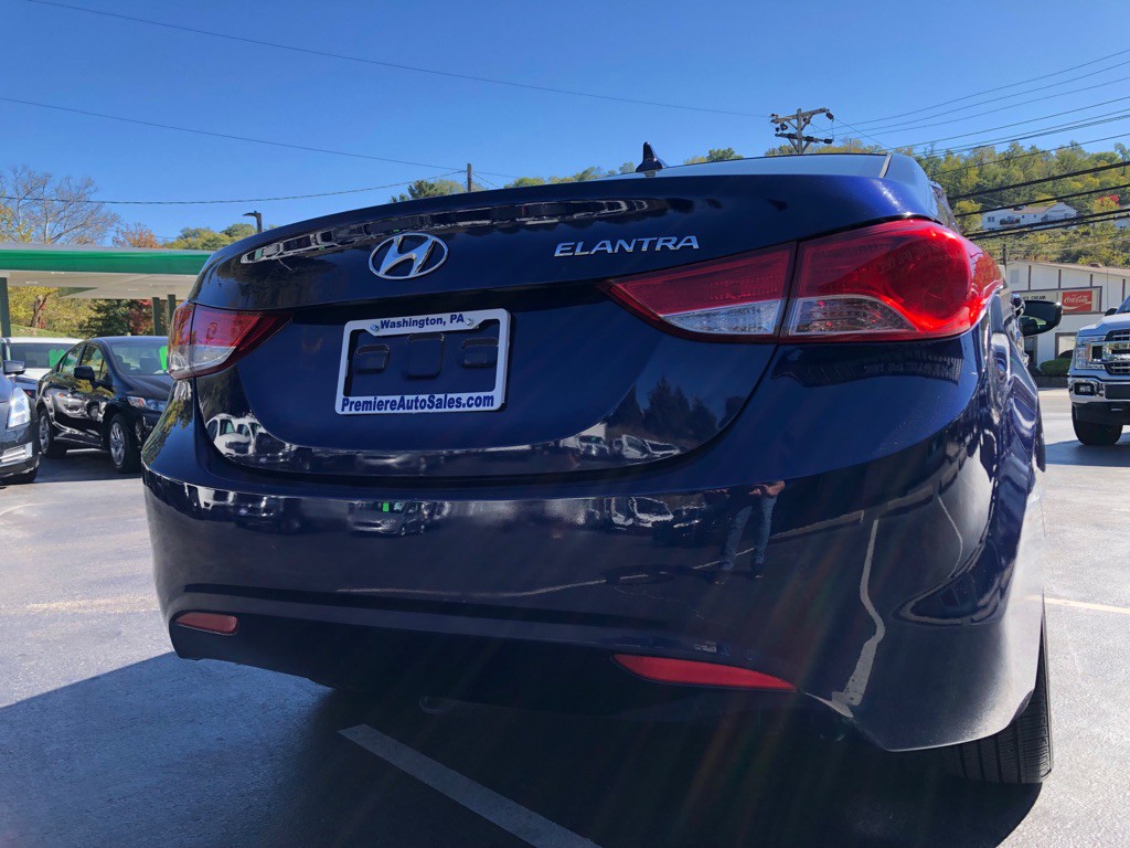2011 Hyundai Elantra Image 4
