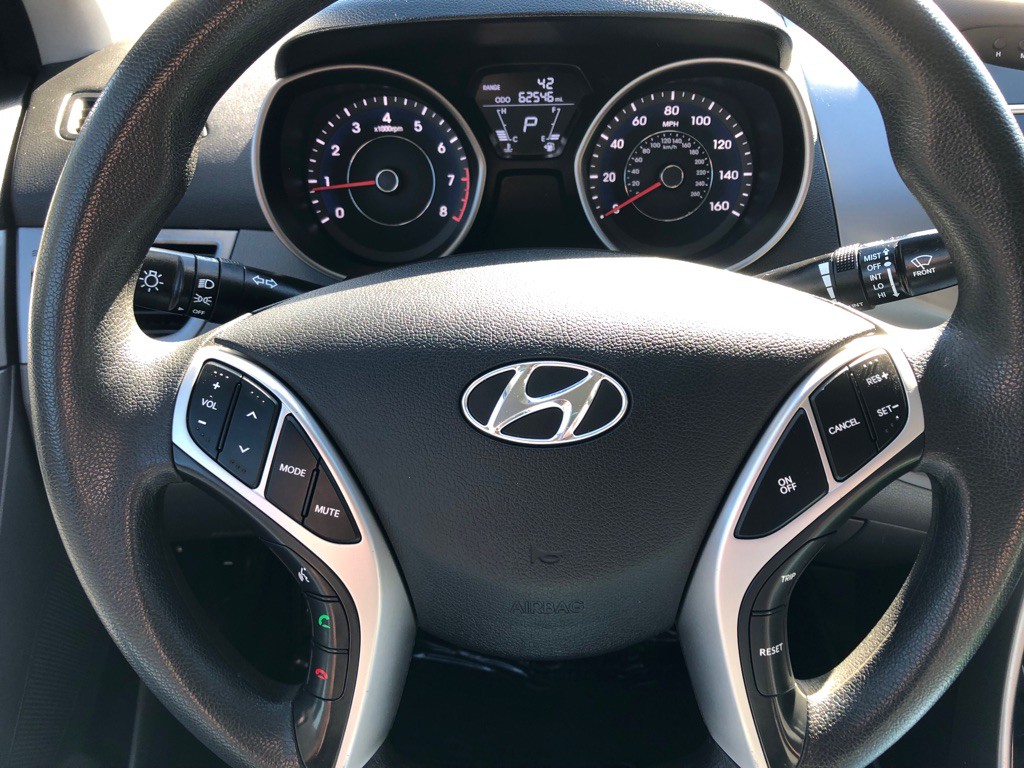 2011 Hyundai Elantra Image 28