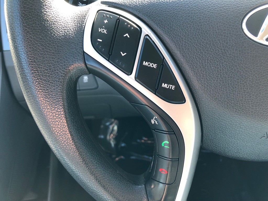 2011 Hyundai Elantra Image 30