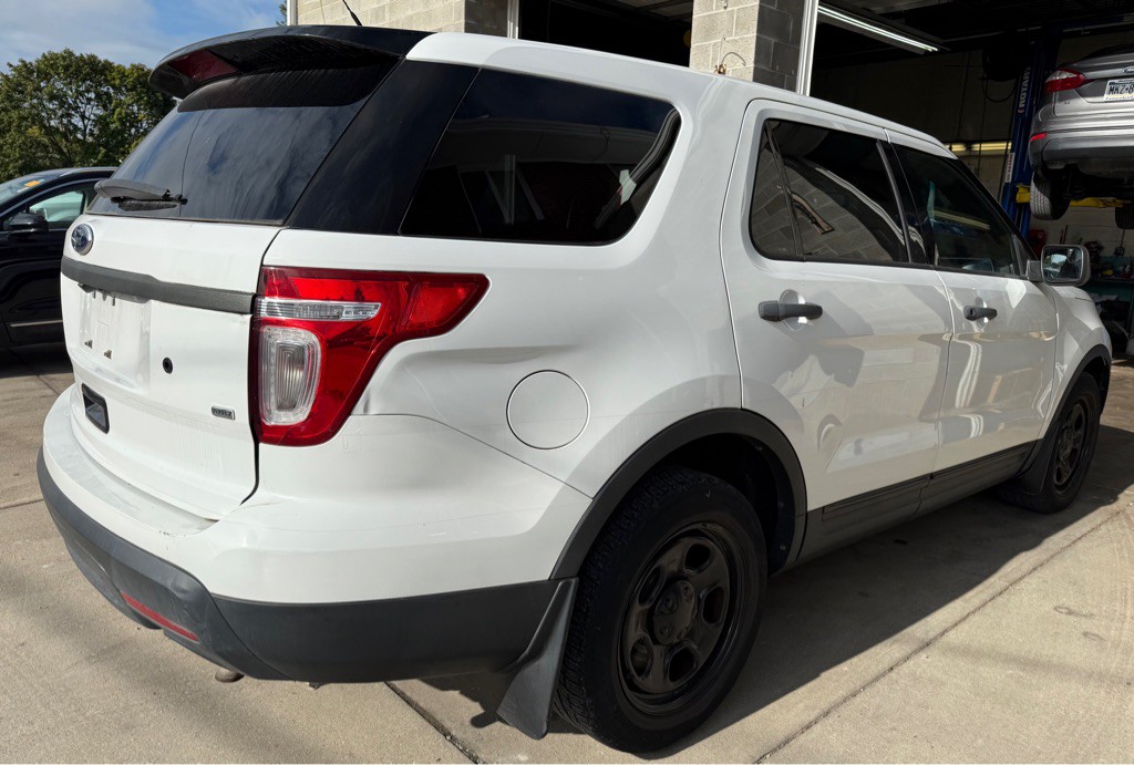 2014 Ford Explorer Image 2