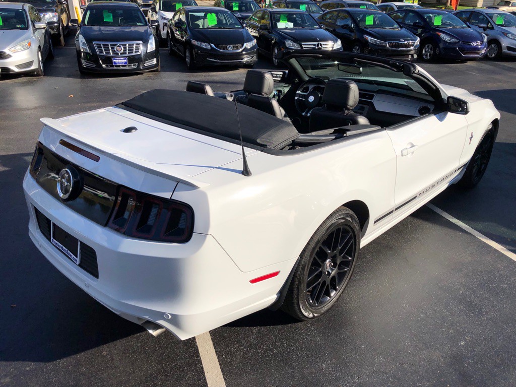 2014 Ford Mustang Image 35