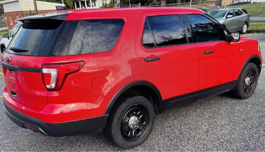 2017 Ford Explorer Image 2