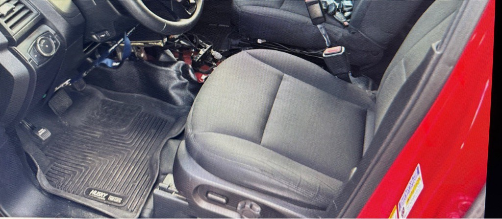 2017 Ford Explorer Image 3