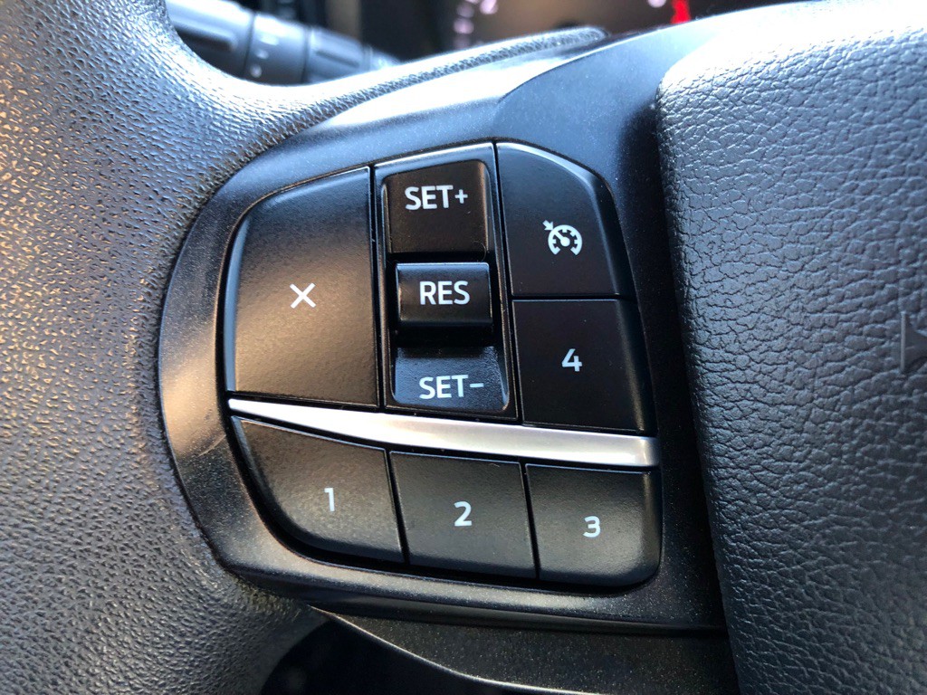 2020 Ford Explorer Image 32