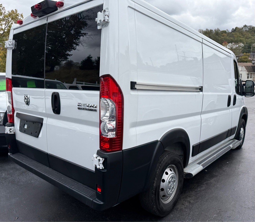 2023 RAM Promaster Image 2