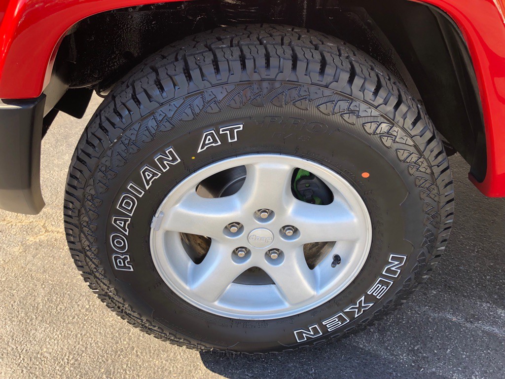 2000 Jeep Cherokee Image 10