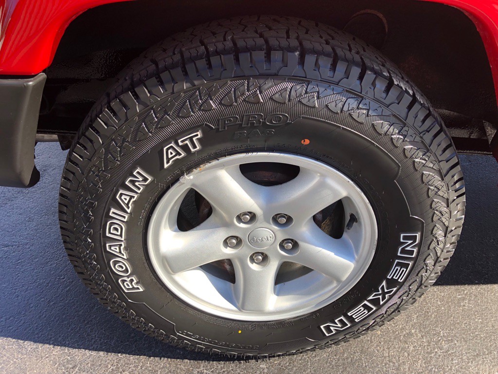 2000 Jeep Cherokee Image 12