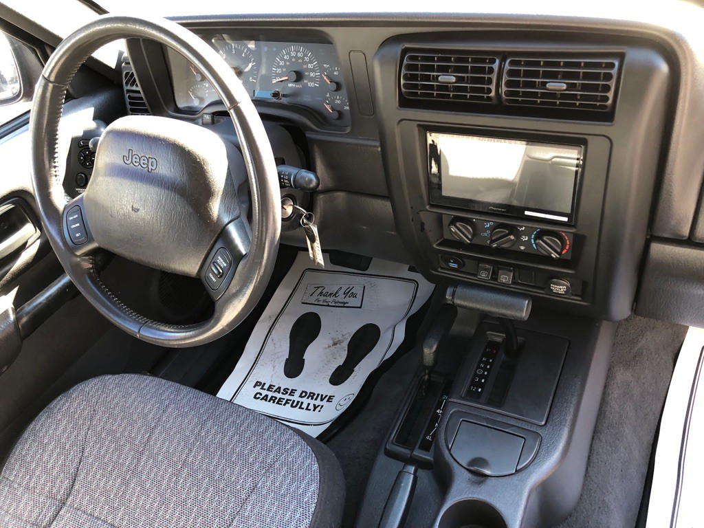 2000 Jeep Cherokee Image 32
