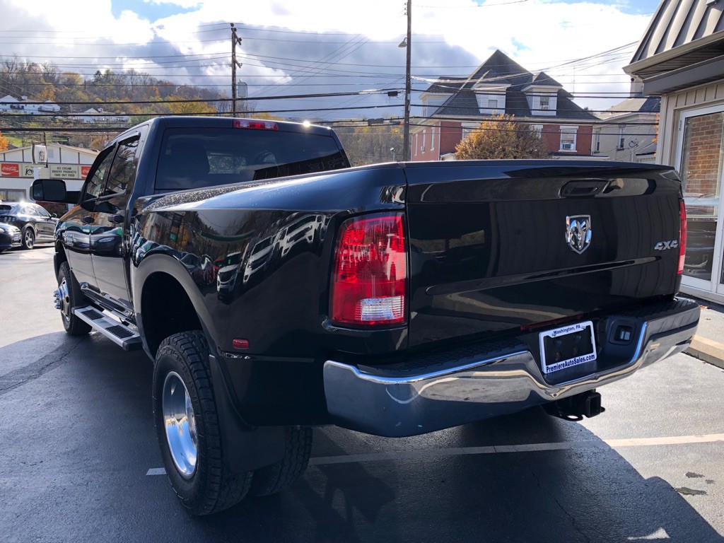 2018 RAM 3500 Image 3