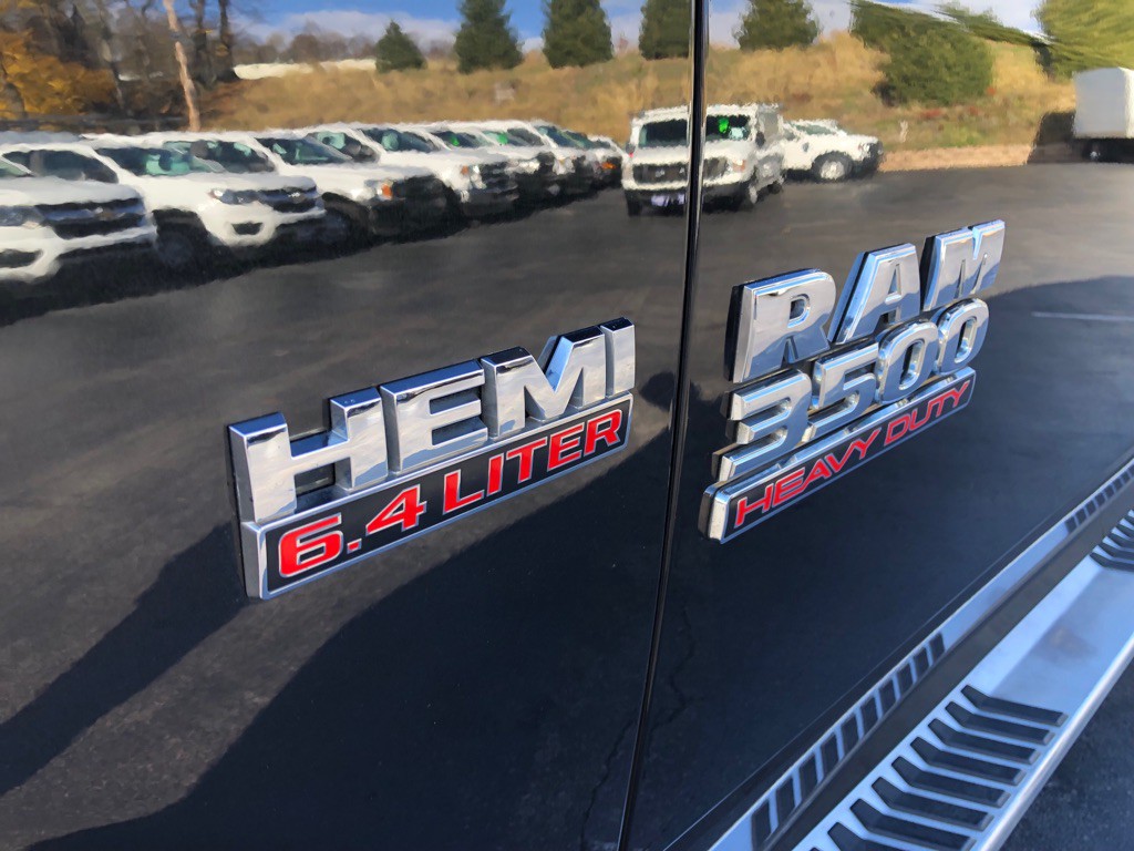 2018 RAM 3500 Image 12