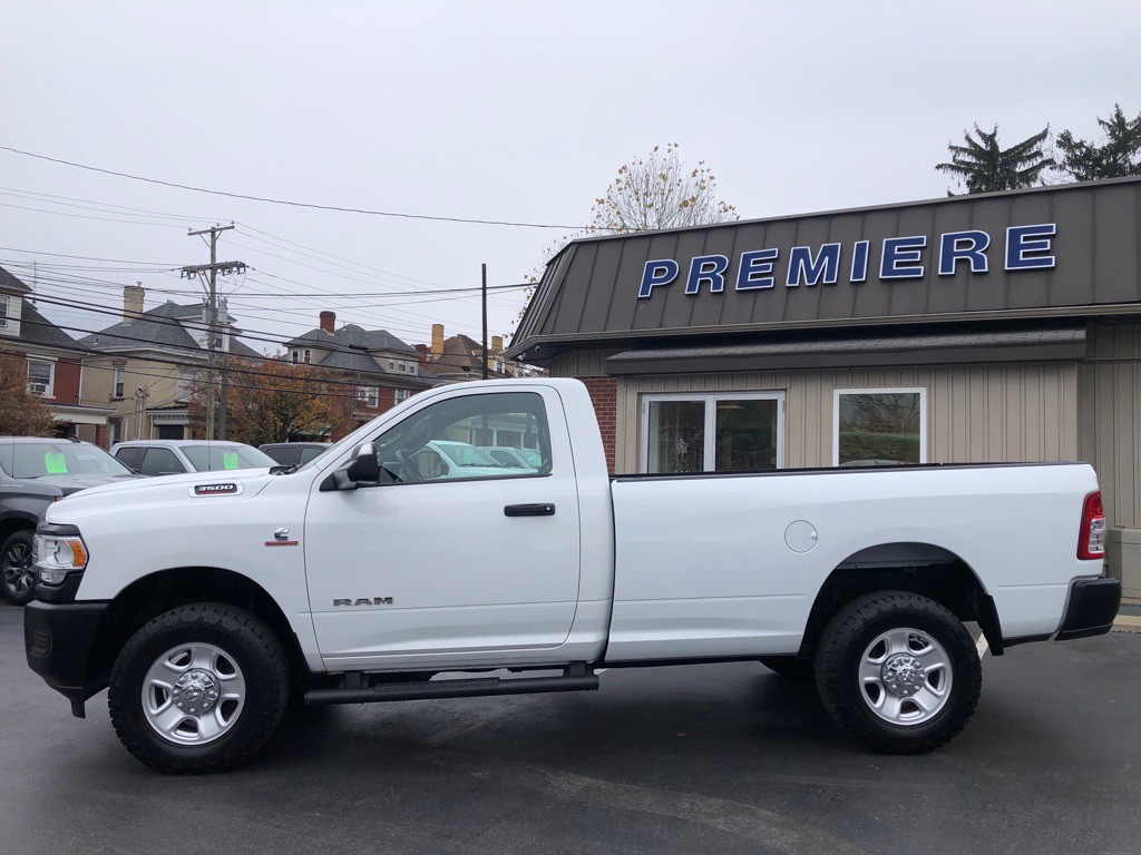 2022 RAM 3500 Image 2