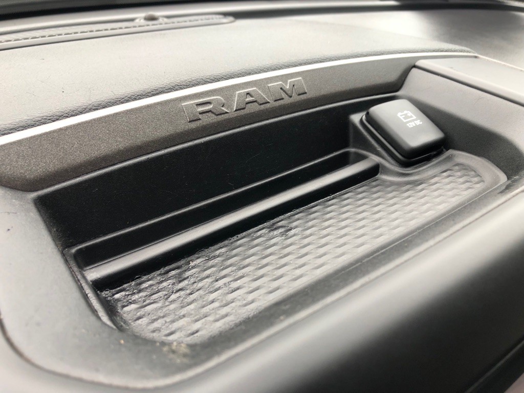 2022 RAM 3500 Image 30