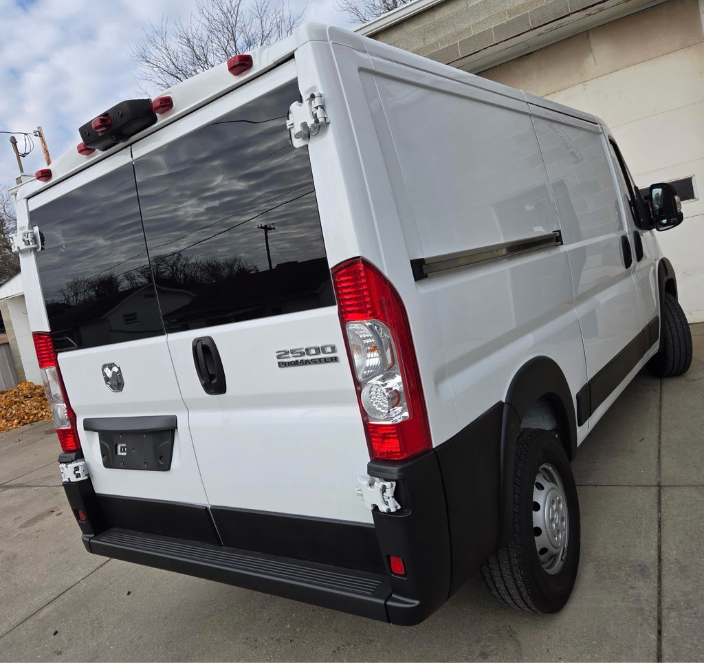 2023 RAM Promaster Image 2