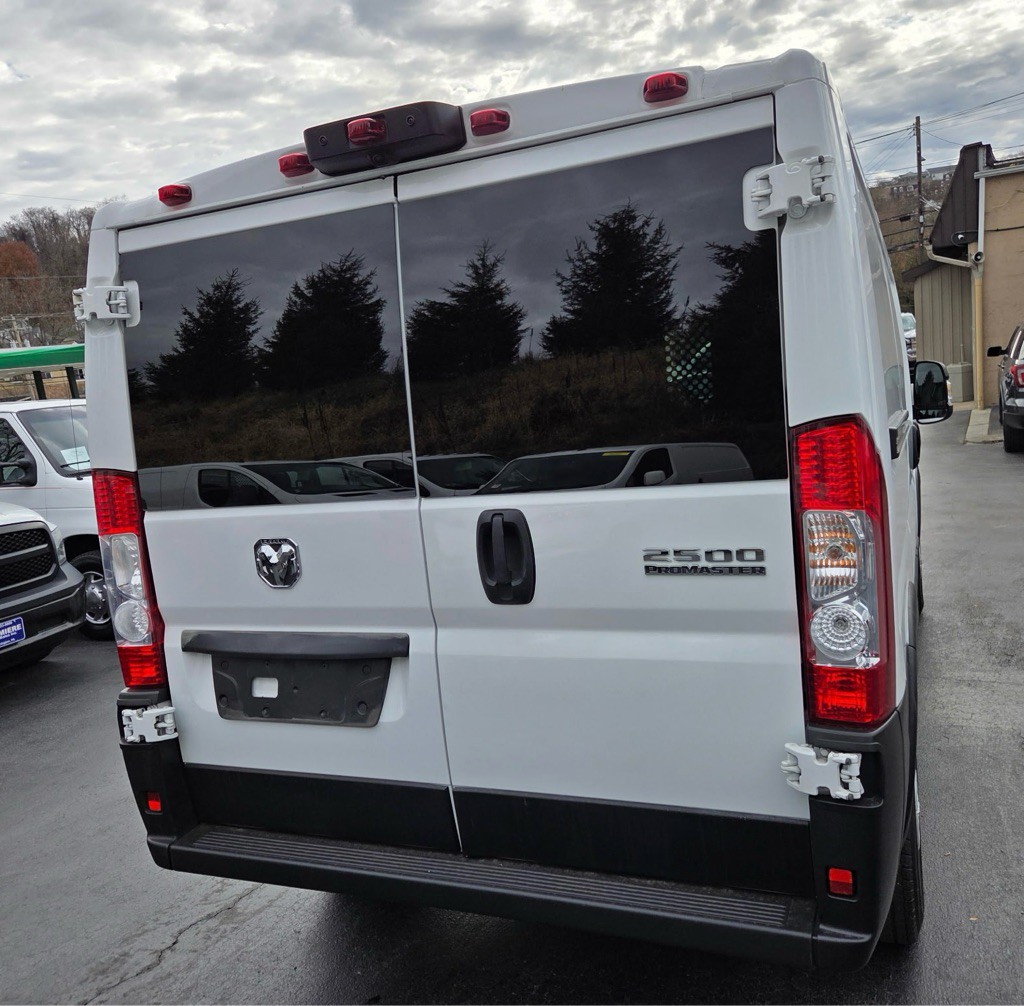 2023 RAM Promaster Image 2
