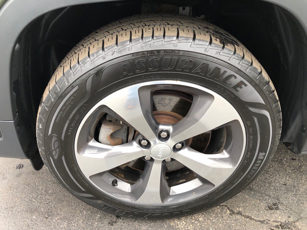 2019 Jeep Cherokee Image 9