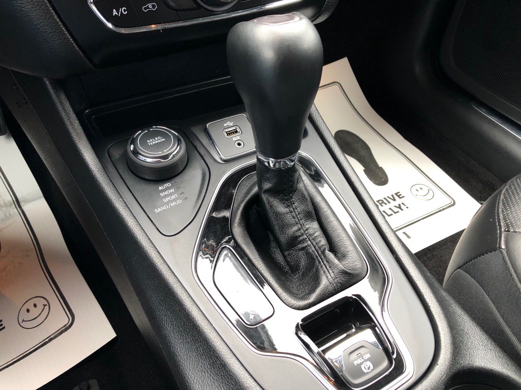 2019 Jeep Cherokee Image 25