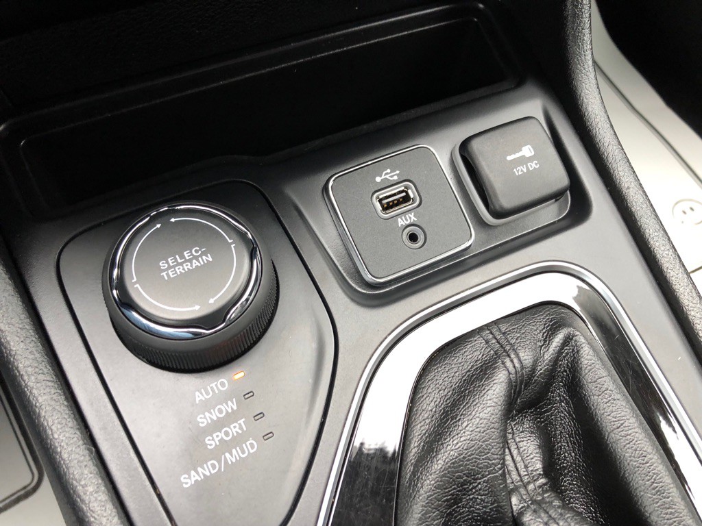 2019 Jeep Cherokee Image 28