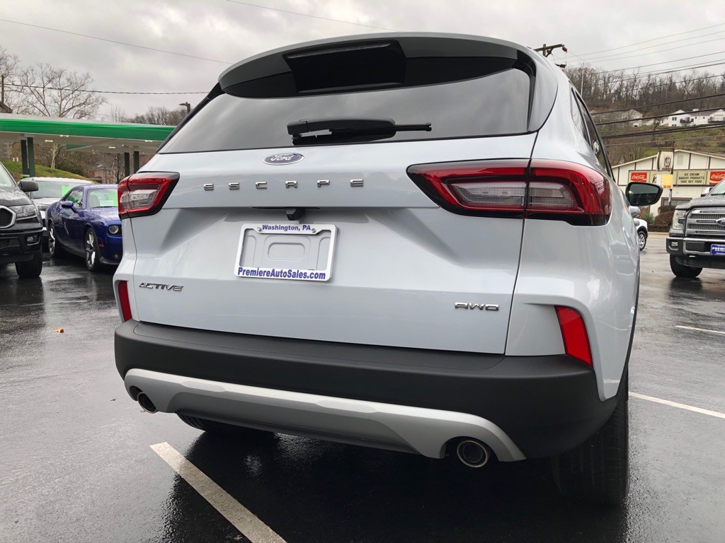 2025 Ford Escape Image 4